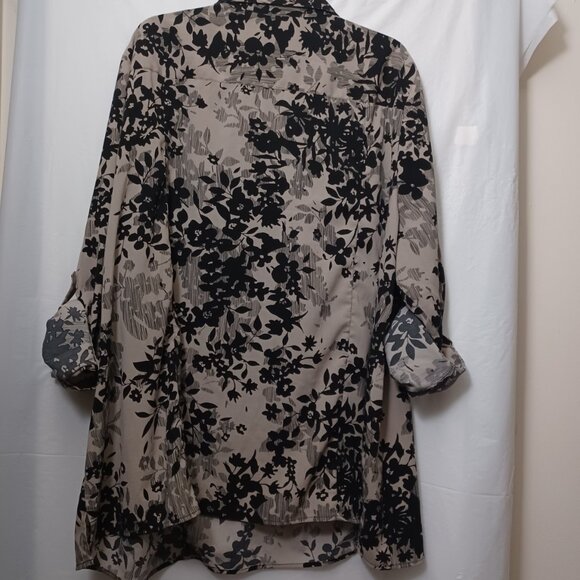 MAGGIE BARNES CONVERTIBLE SLEEVE FLORAL PRINT BUTTON DOWN SHIRT - Picture 10 of 15